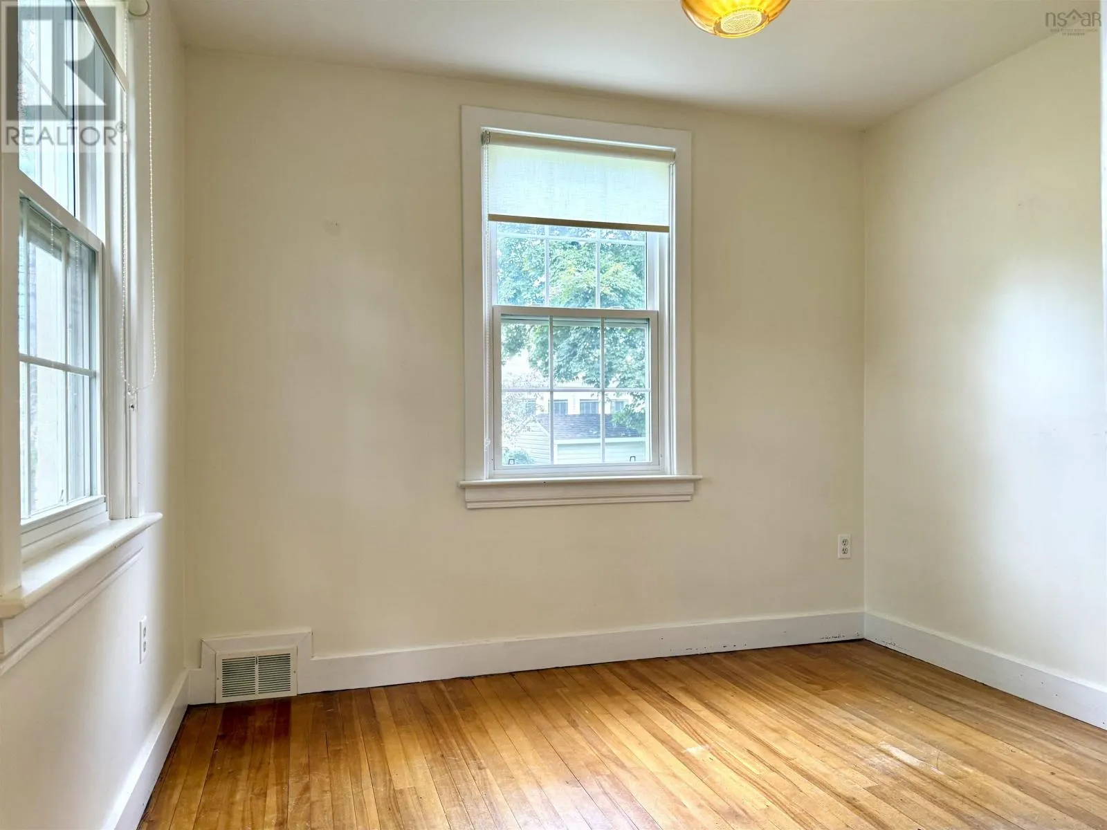 5 Elmwood Drive