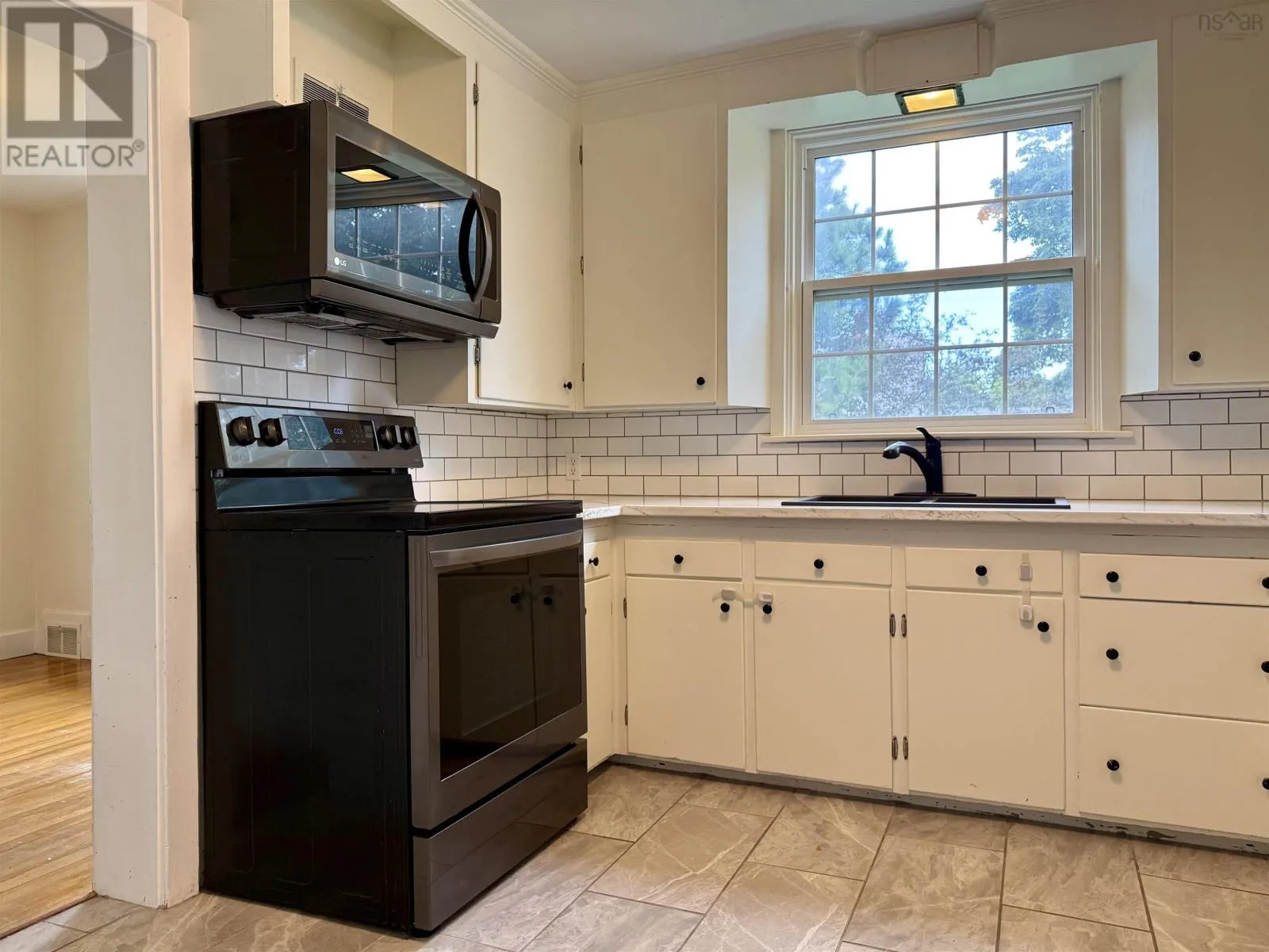 5 Elmwood Drive