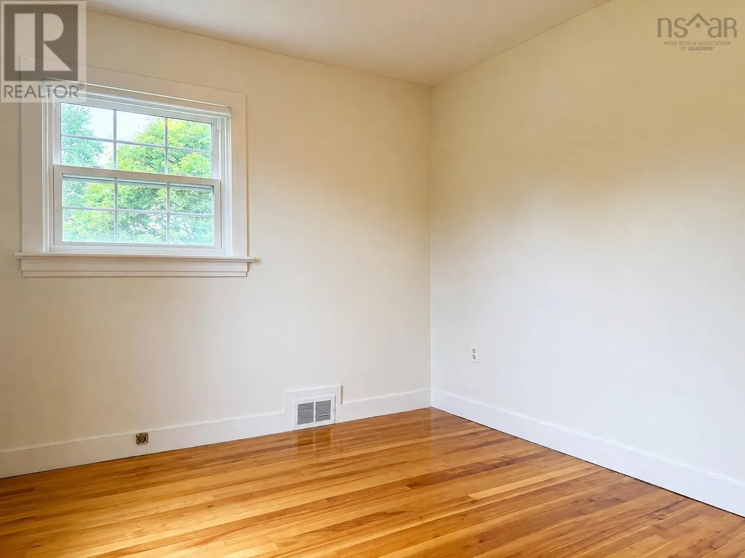 5 Elmwood Drive