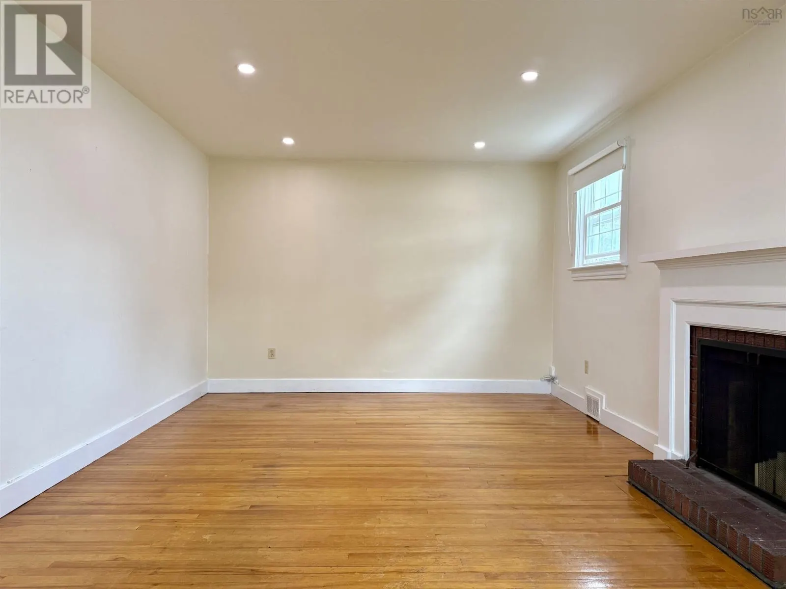 5 Elmwood Drive
