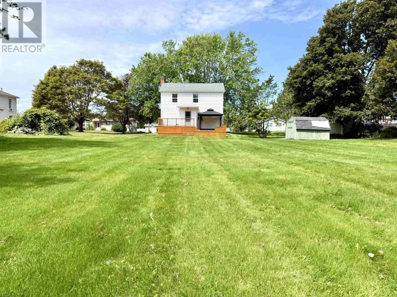 5 Elmwood Drive