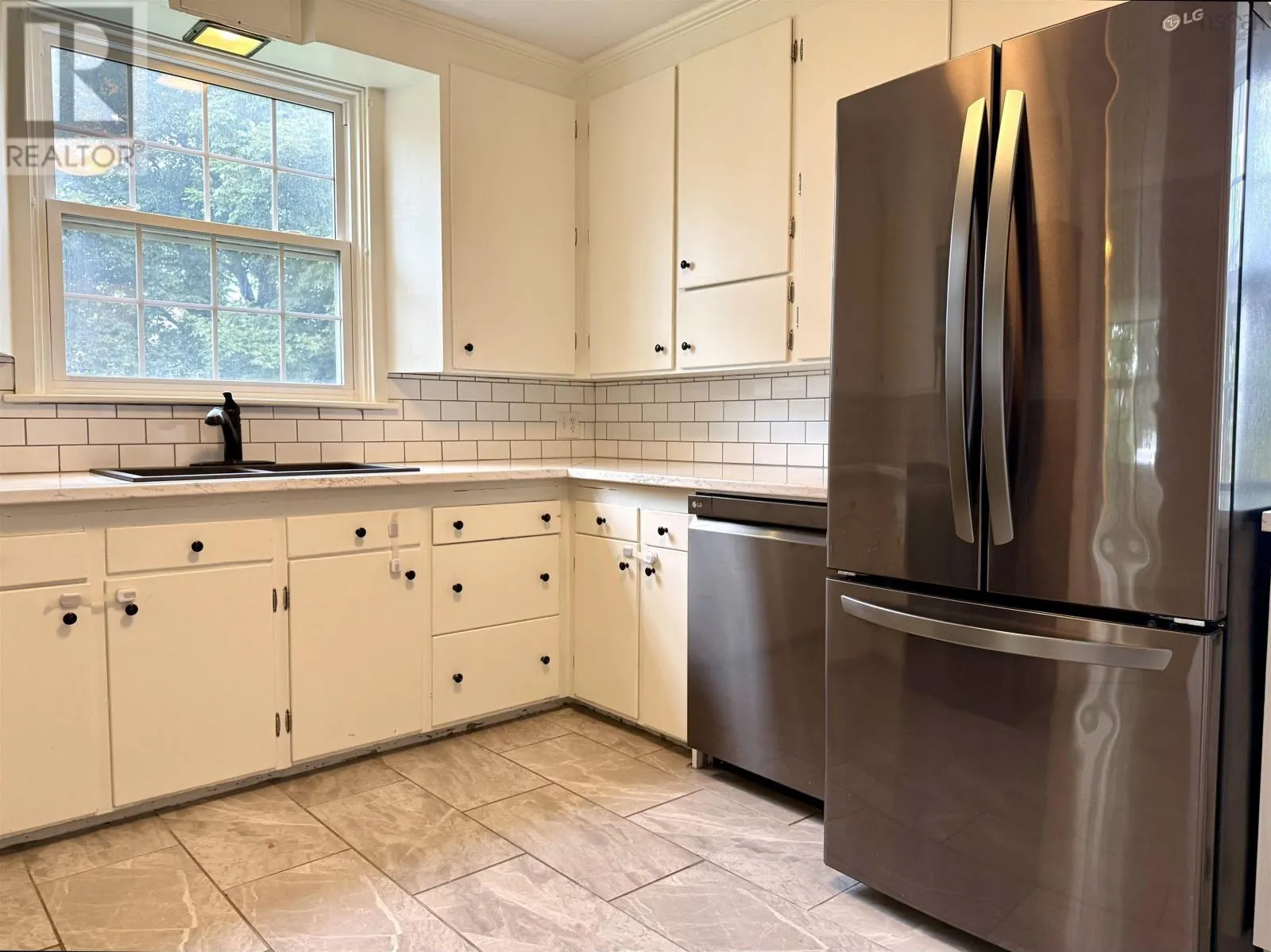 5 Elmwood Drive