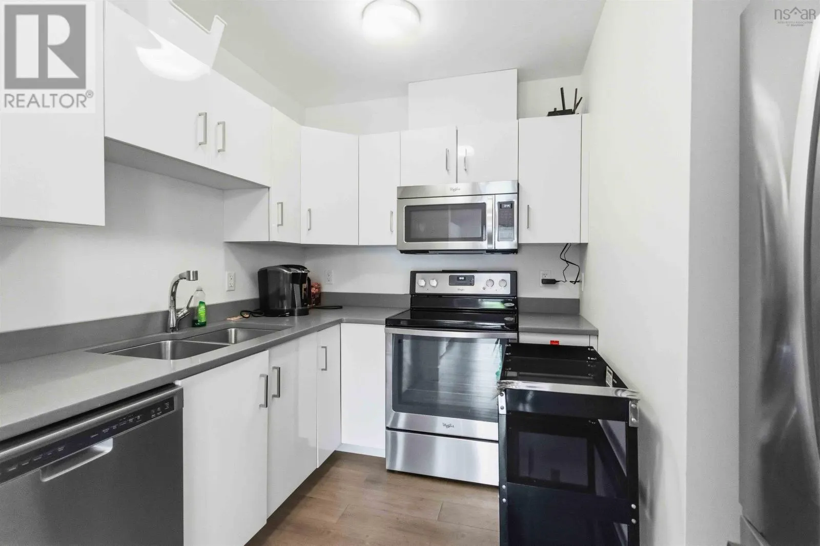 303 267 Gary Martin Drive