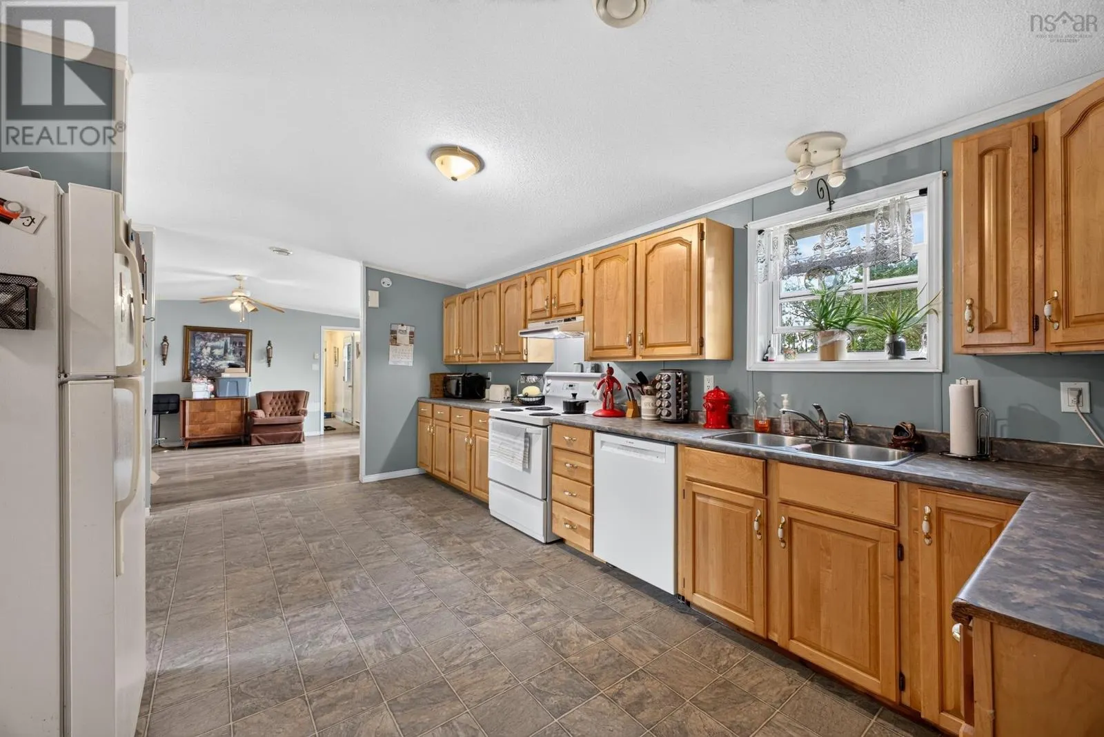 1050 WADDENS Court