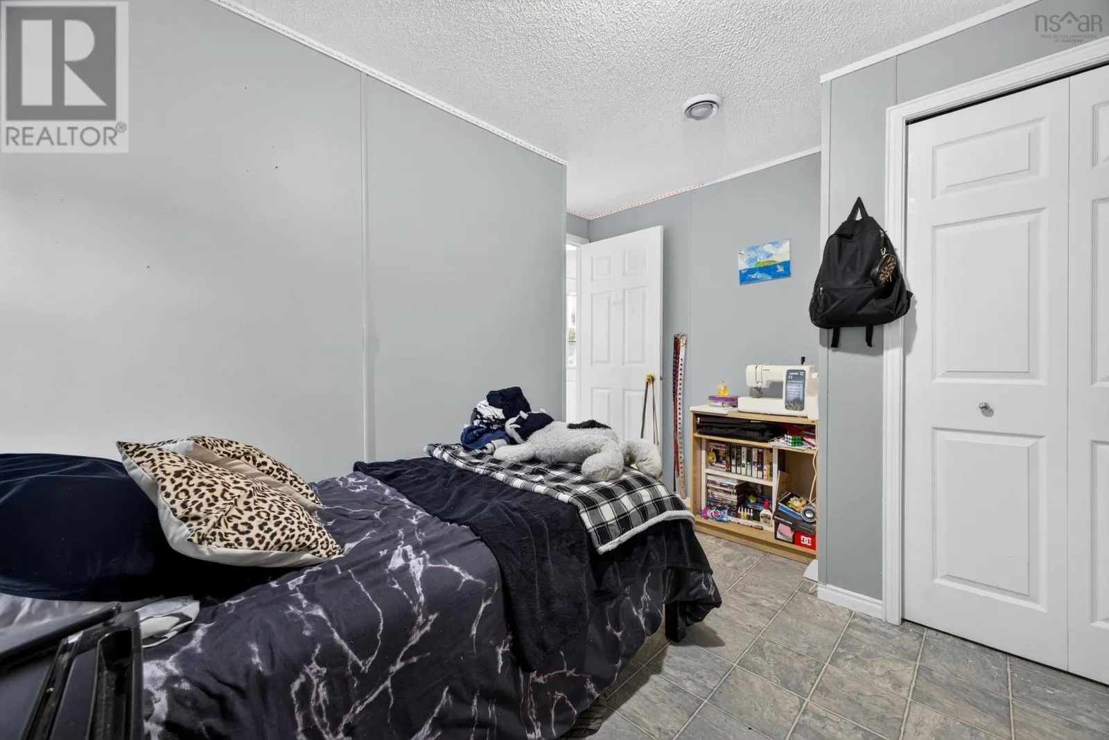 1050 WADDENS Court