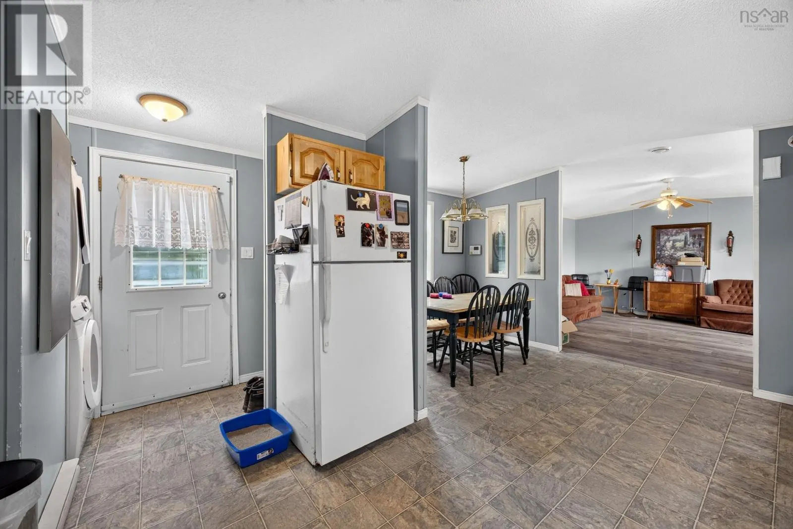 1050 WADDENS Court