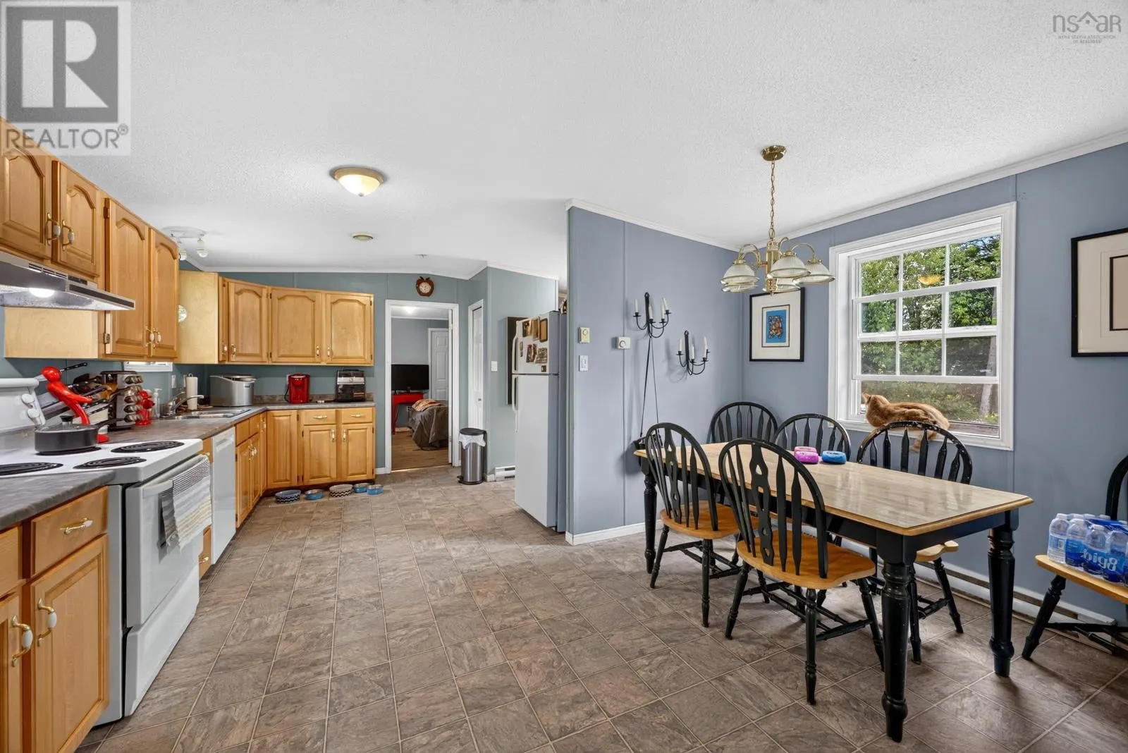 1050 WADDENS Court