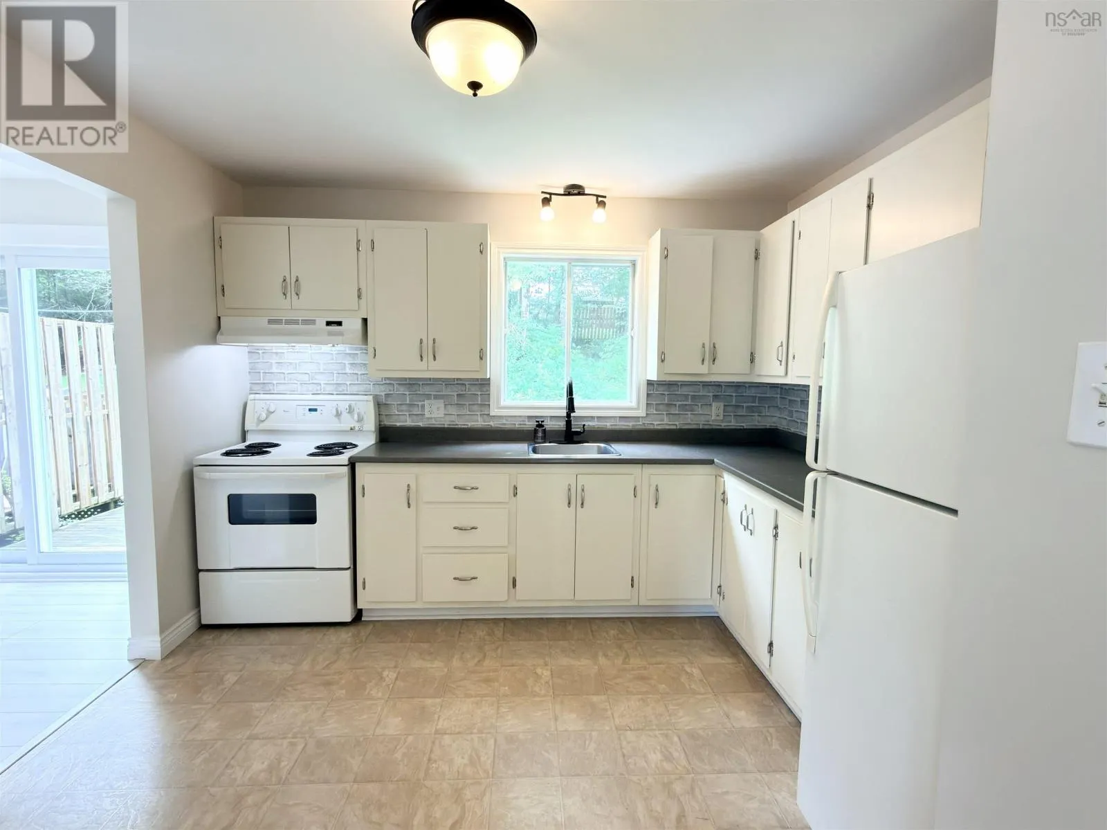 84 Pondicherry Crescent