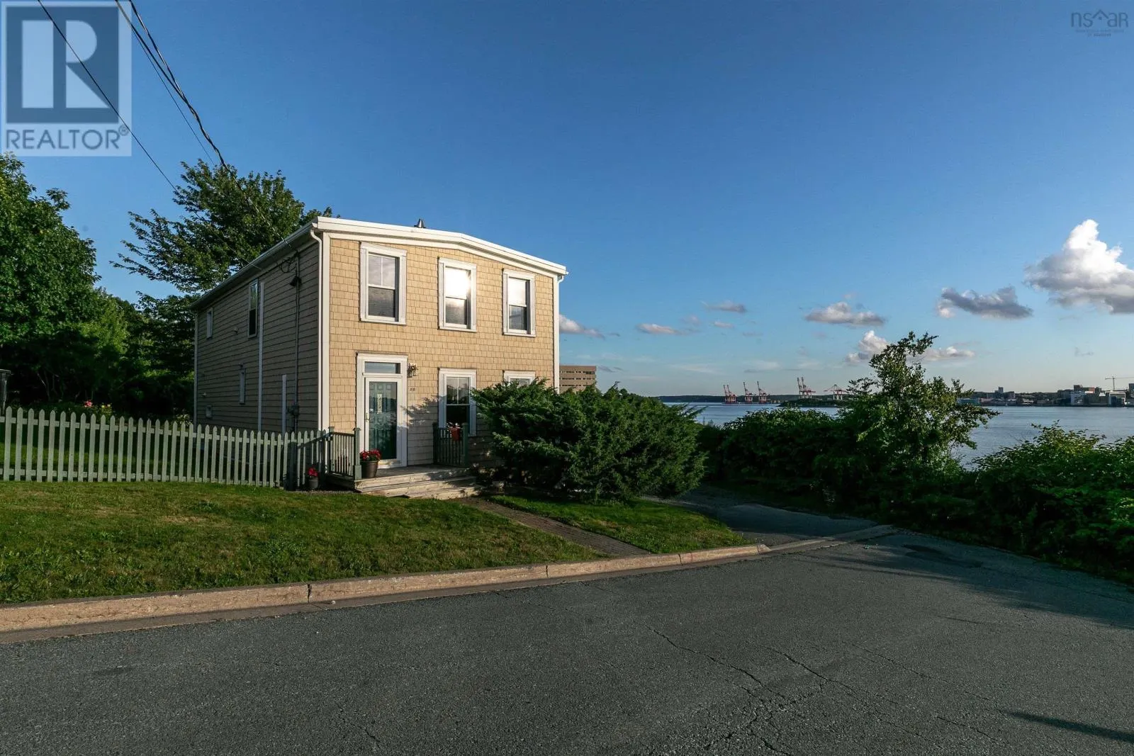 33 Cuisack Street