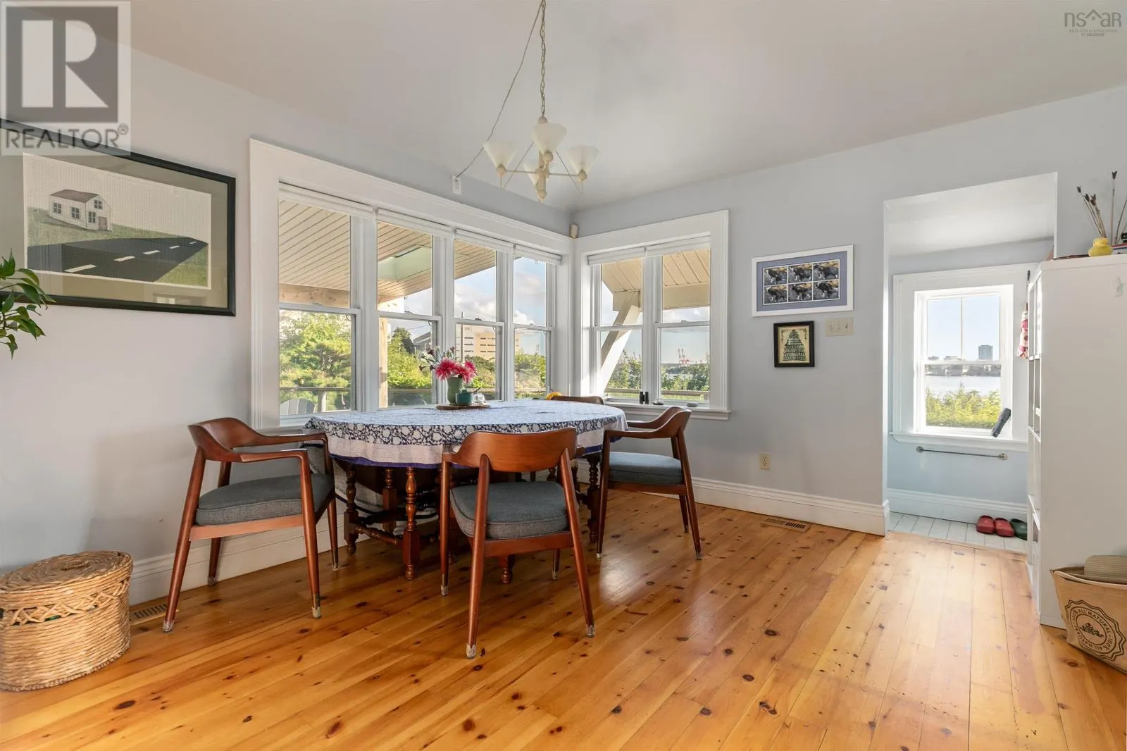 33 Cuisack Street