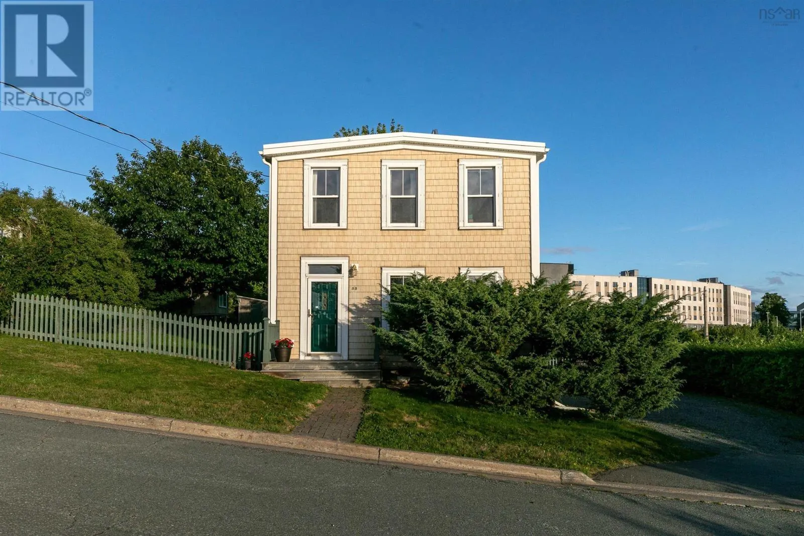 33 Cuisack Street