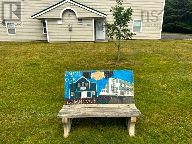9692 Highway 8