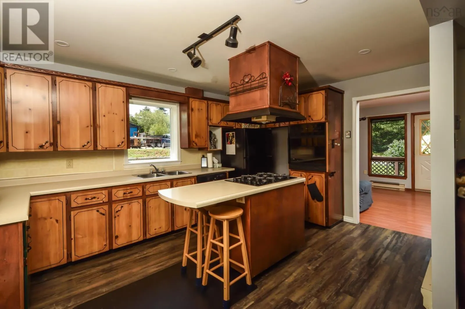 27 Riverview Drive