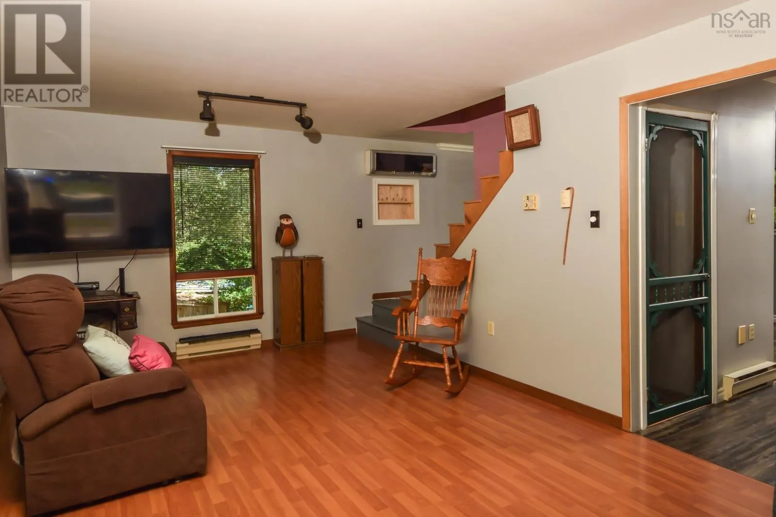 27 Riverview Drive