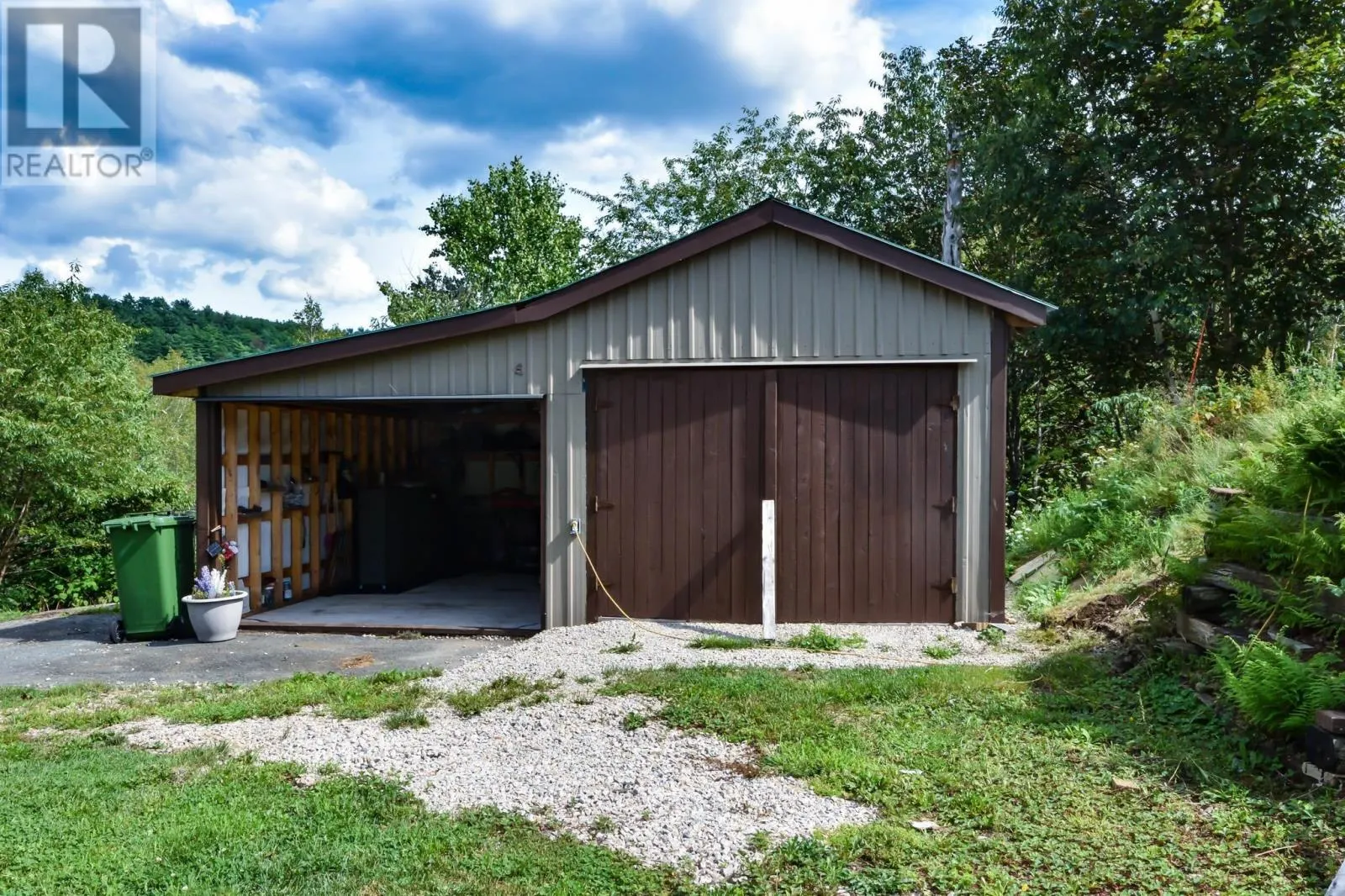 27 Riverview Drive