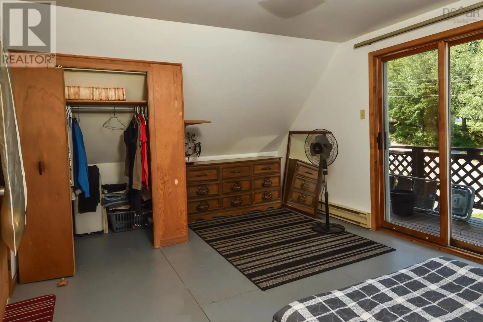 27 Riverview Drive