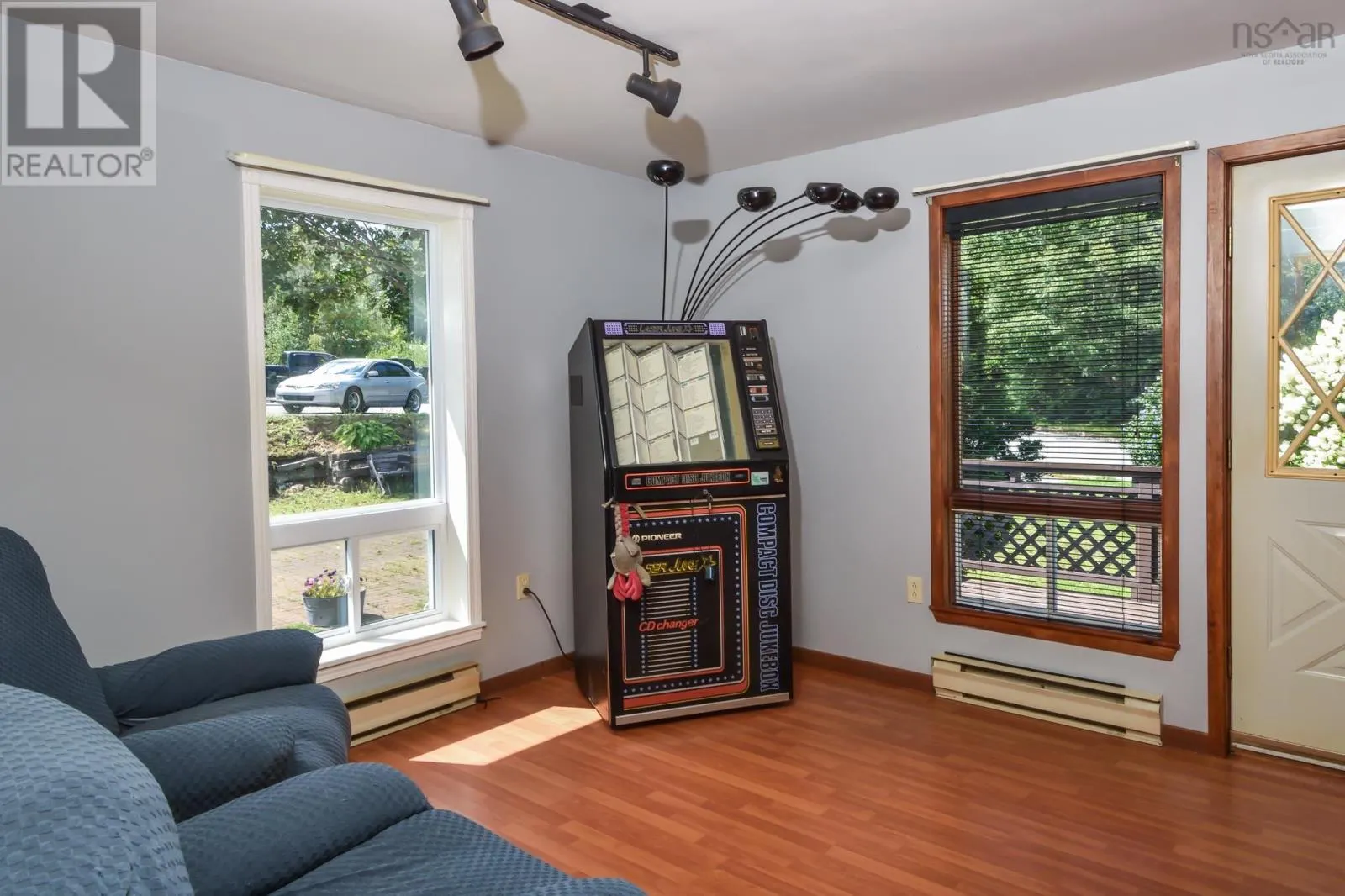 27 Riverview Drive