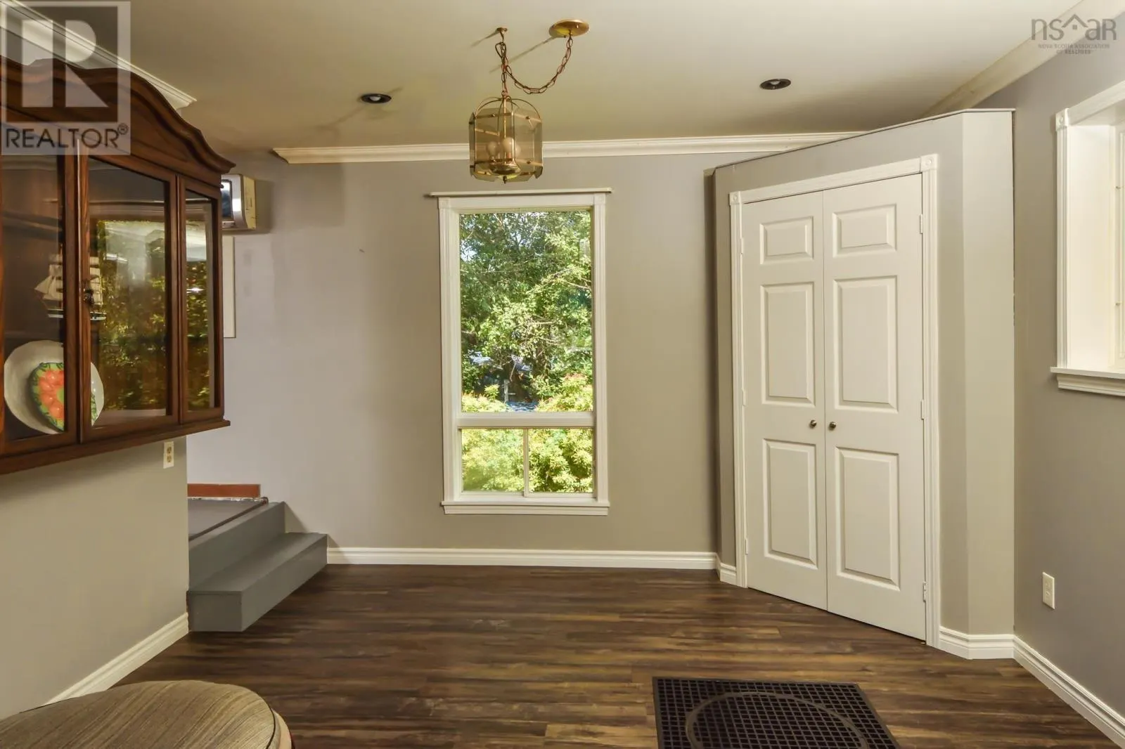 27 Riverview Drive