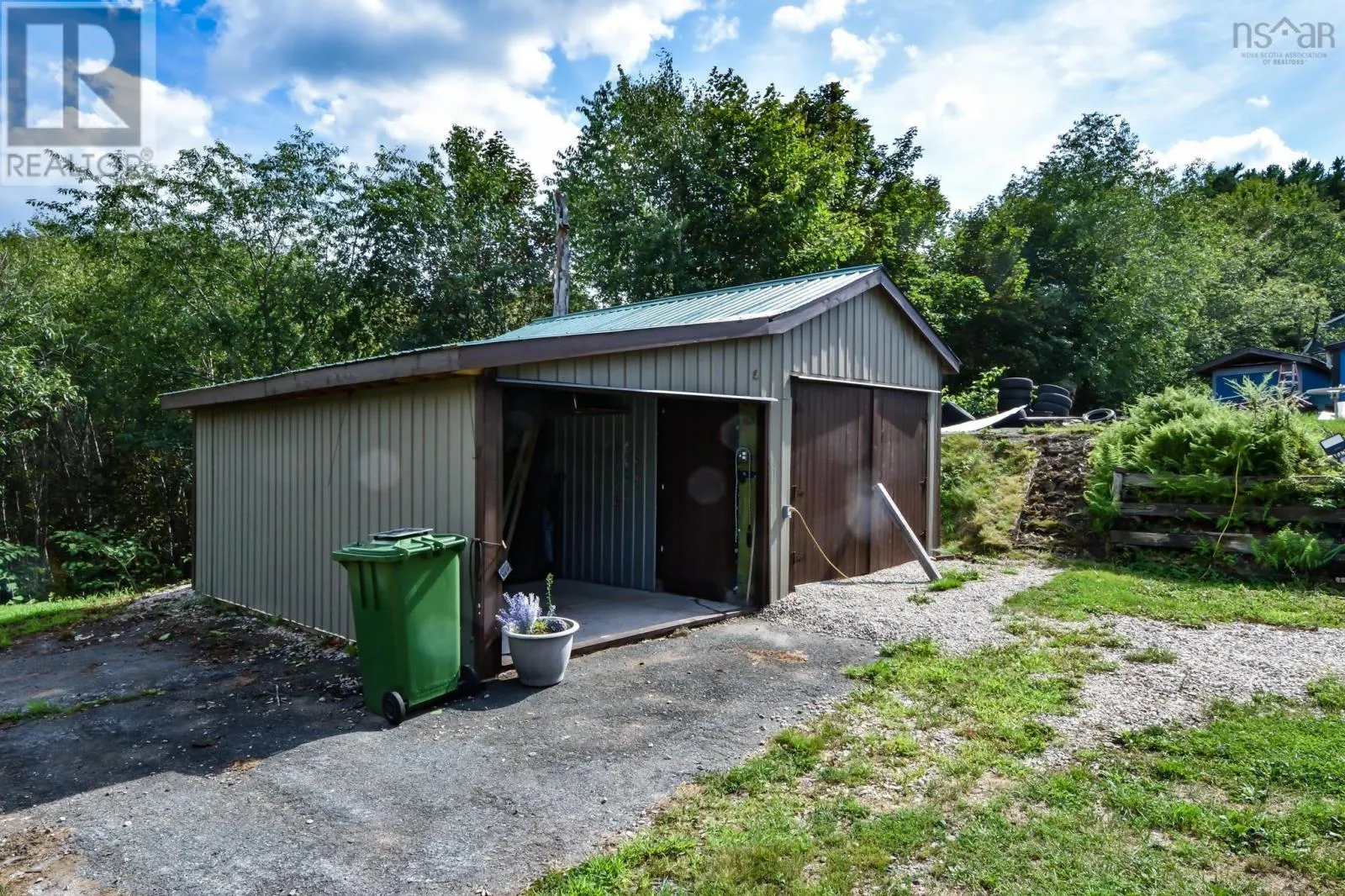 27 Riverview Drive