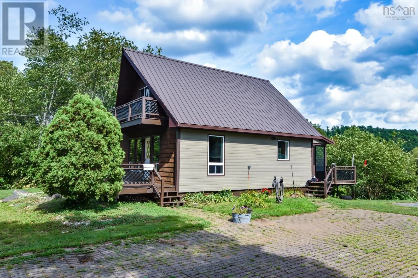 27 Riverview Drive