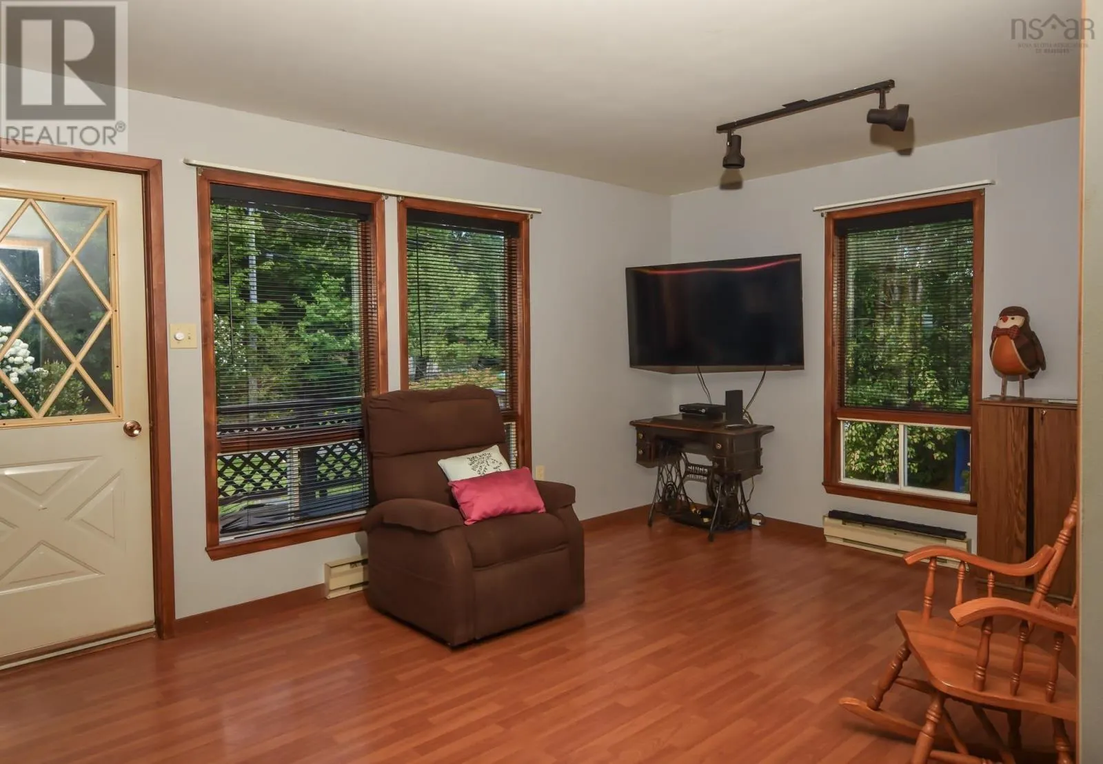 27 Riverview Drive