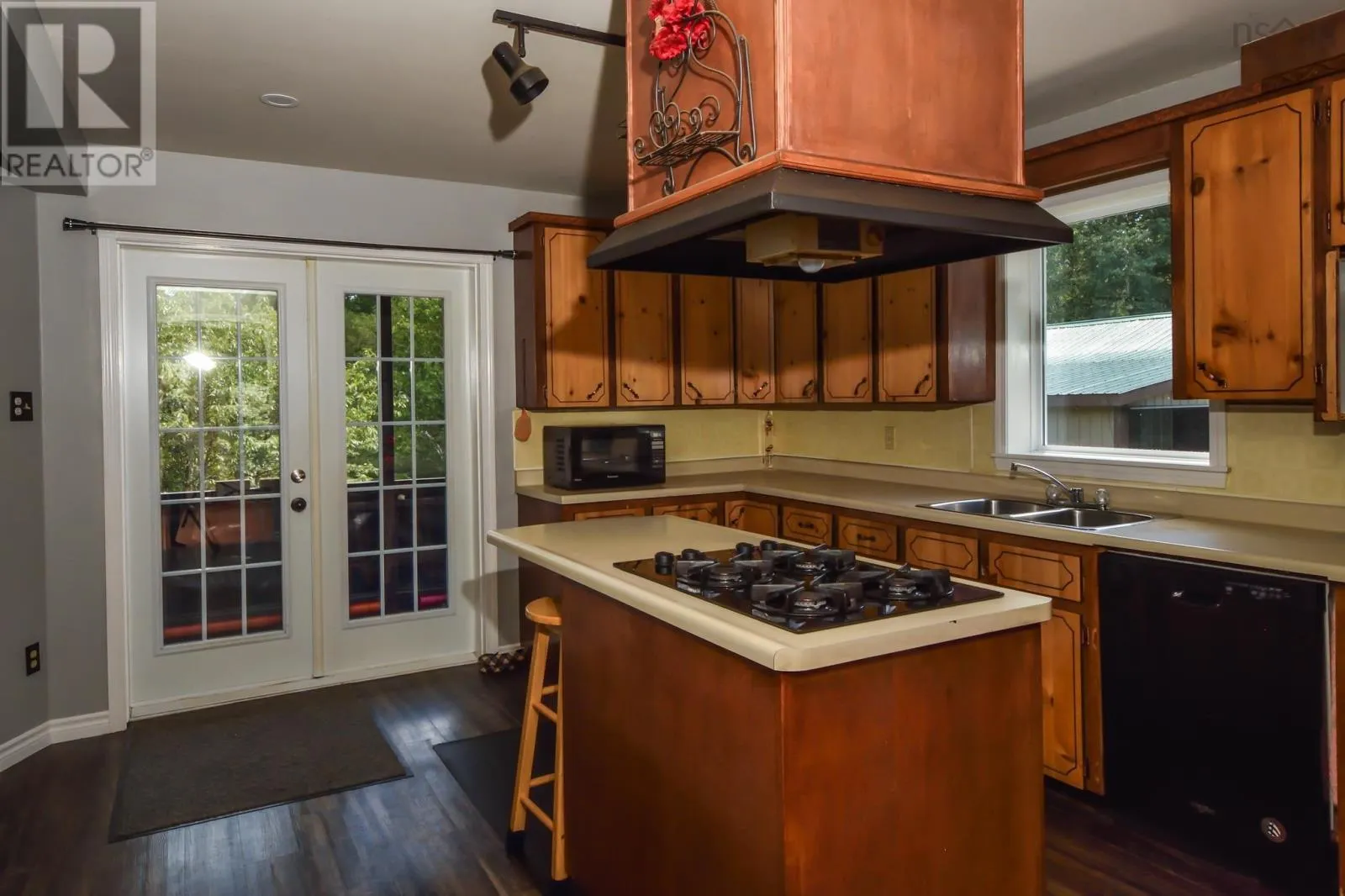 27 Riverview Drive