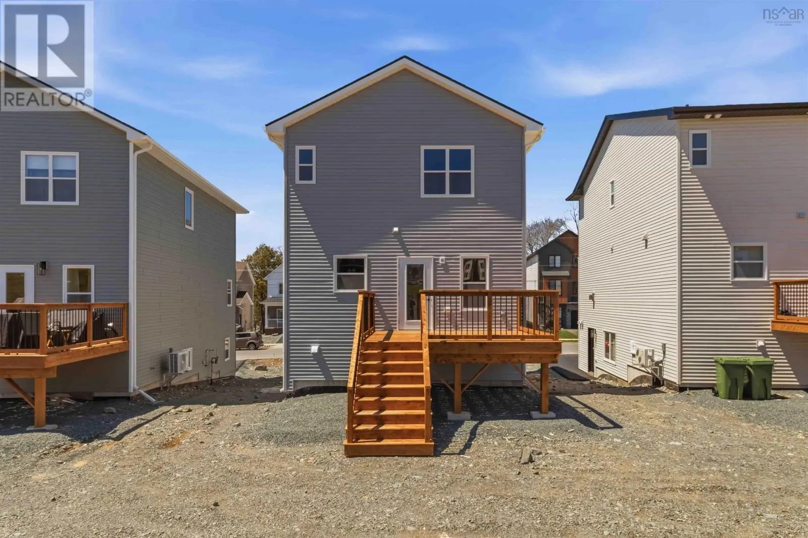 PC-5 18 Pearlgarden Close