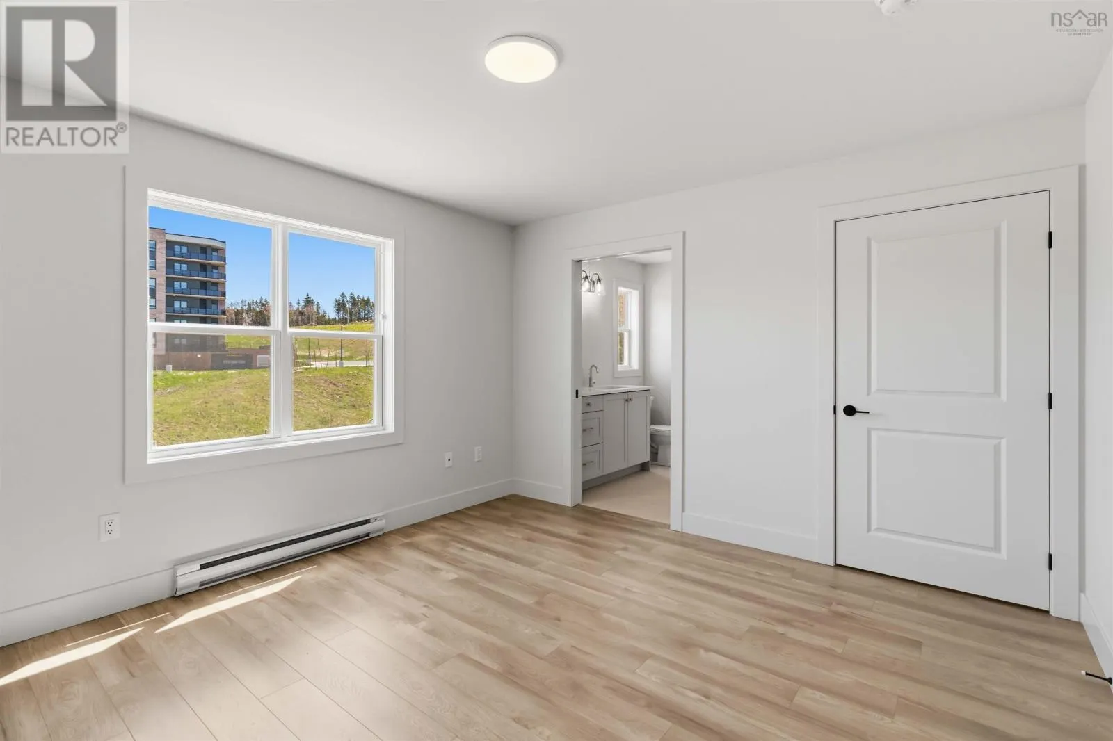 PC-5 18 Pearlgarden Close