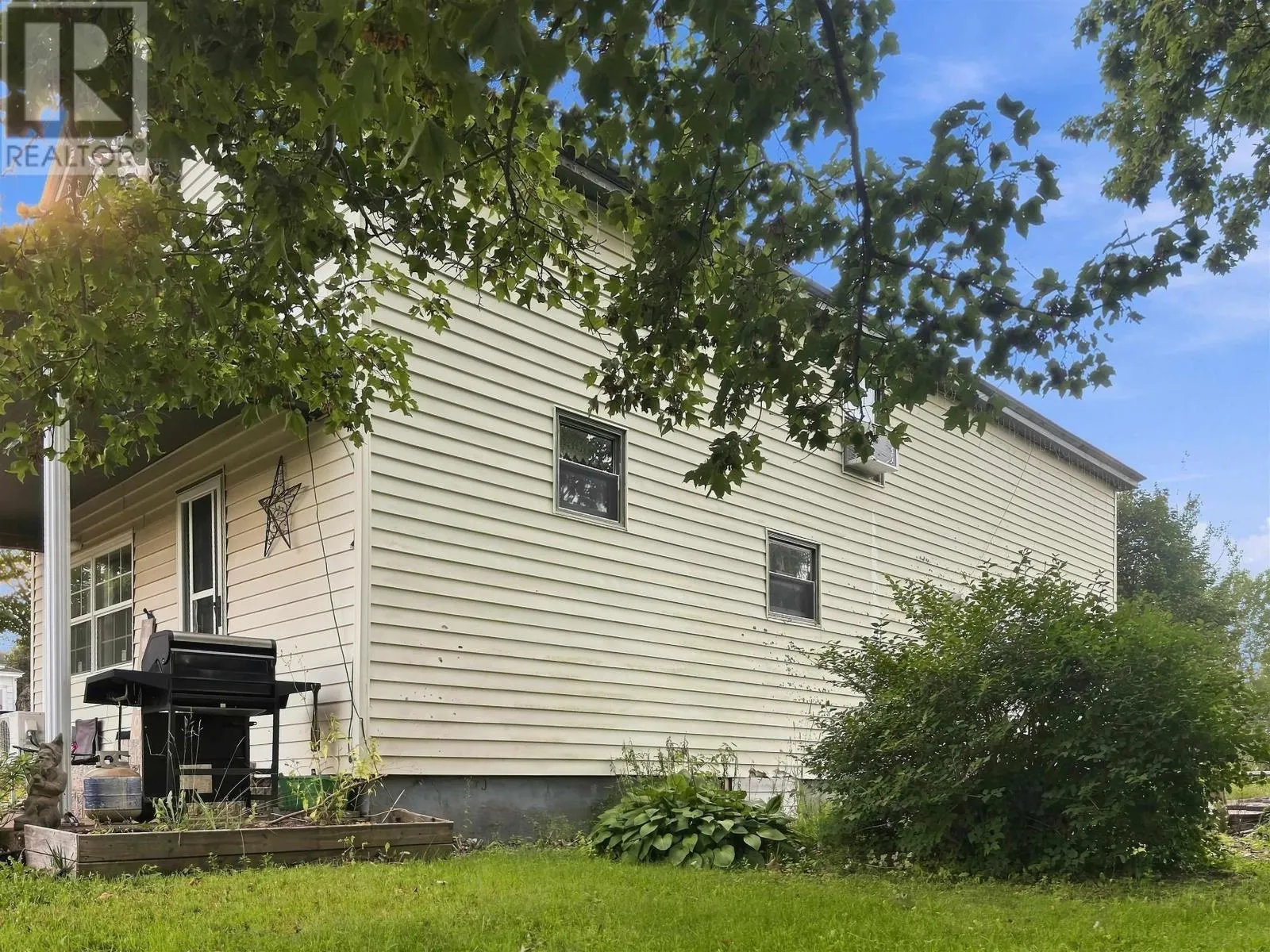 61 Jenks Avenue