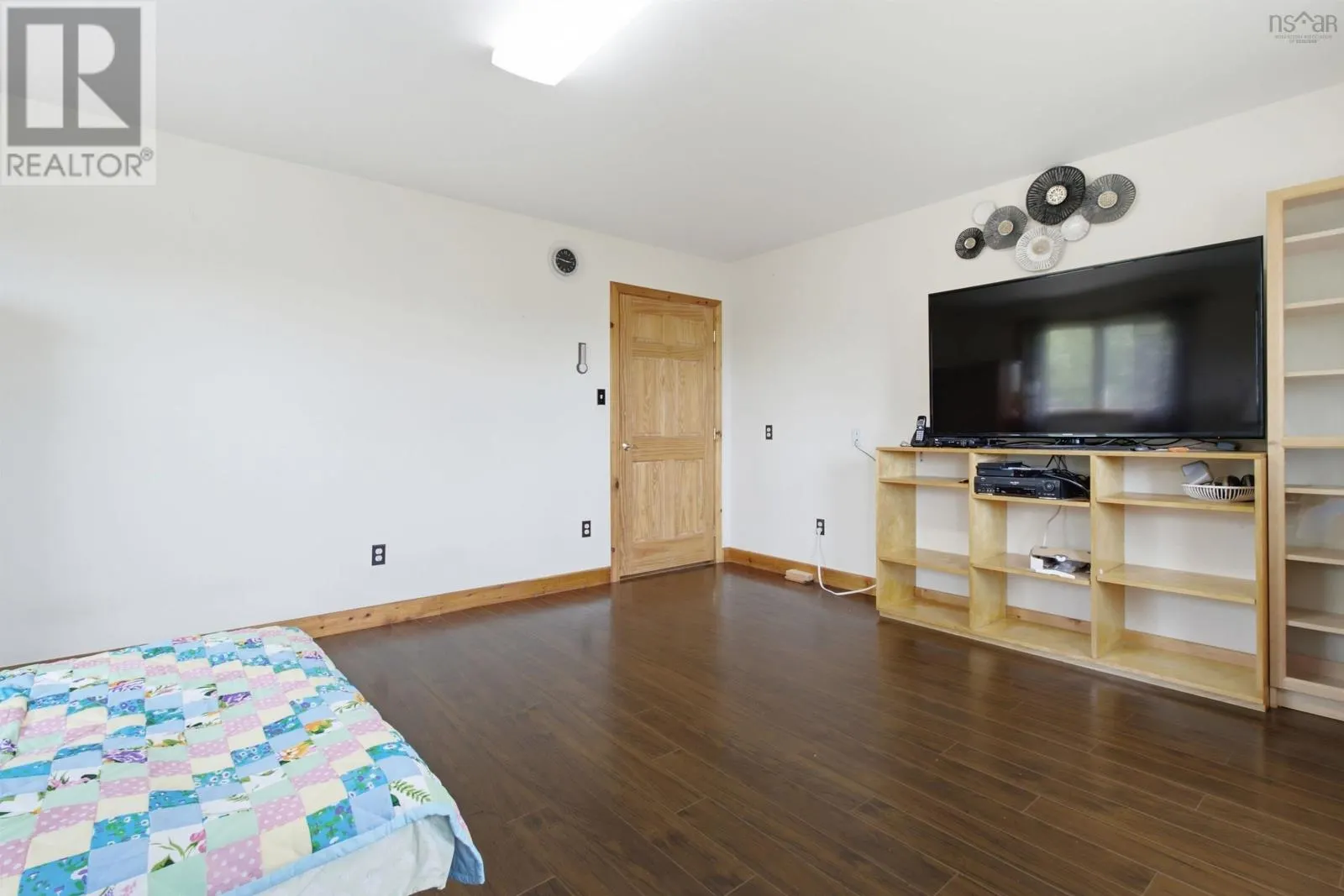 2804 New Russell Road