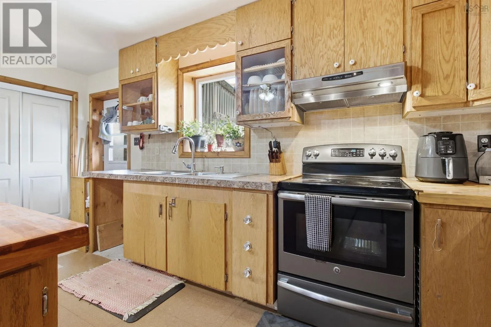 2804 New Russell Road
