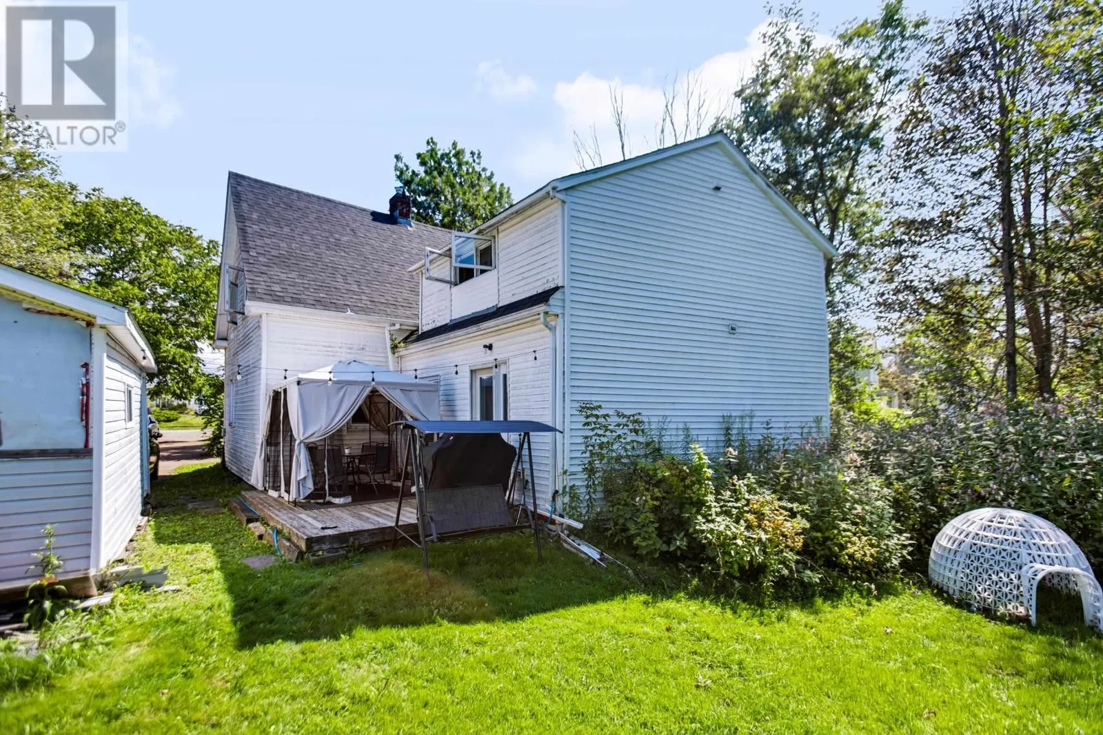 21 Victoria Street W
