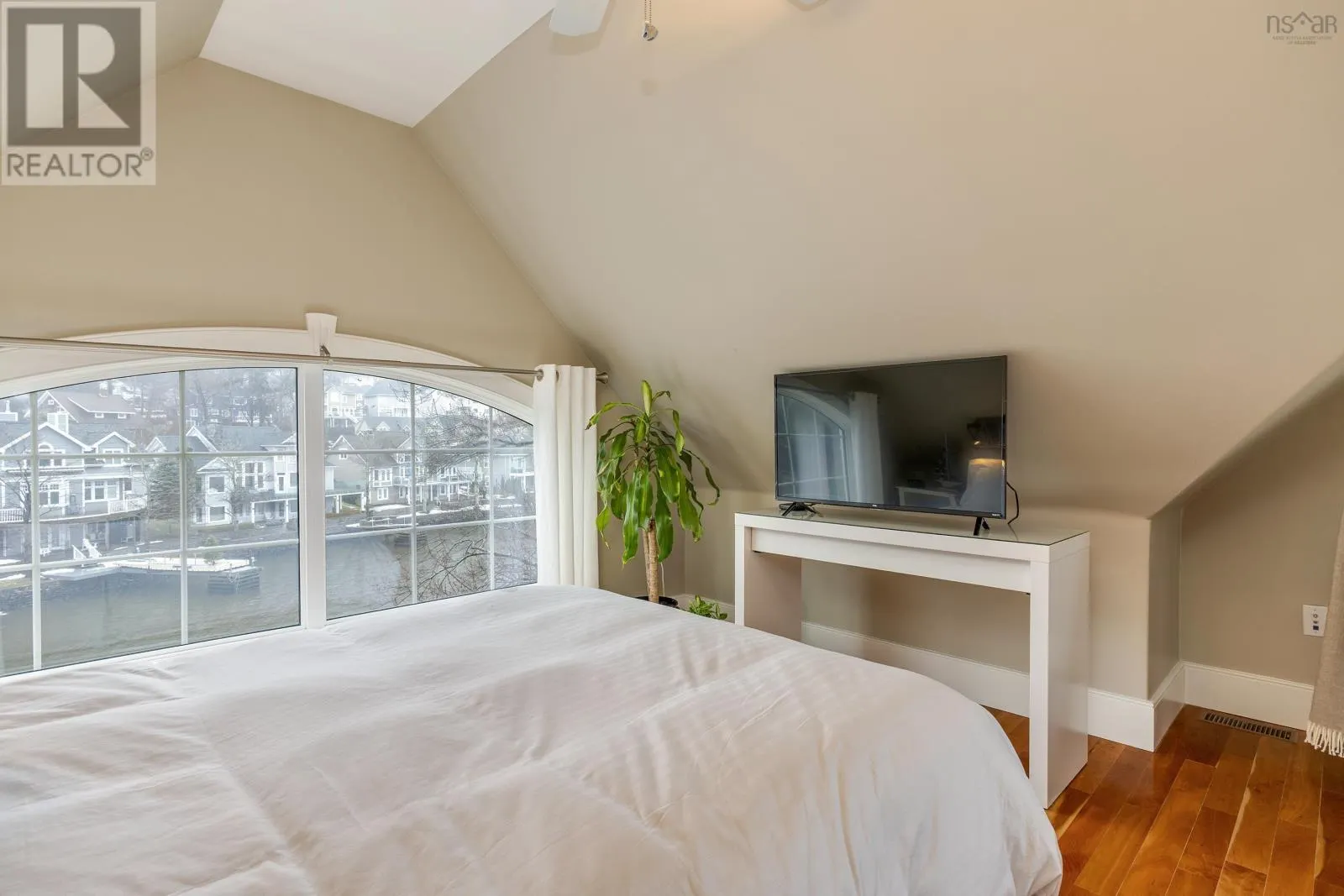 825 Shore Drive