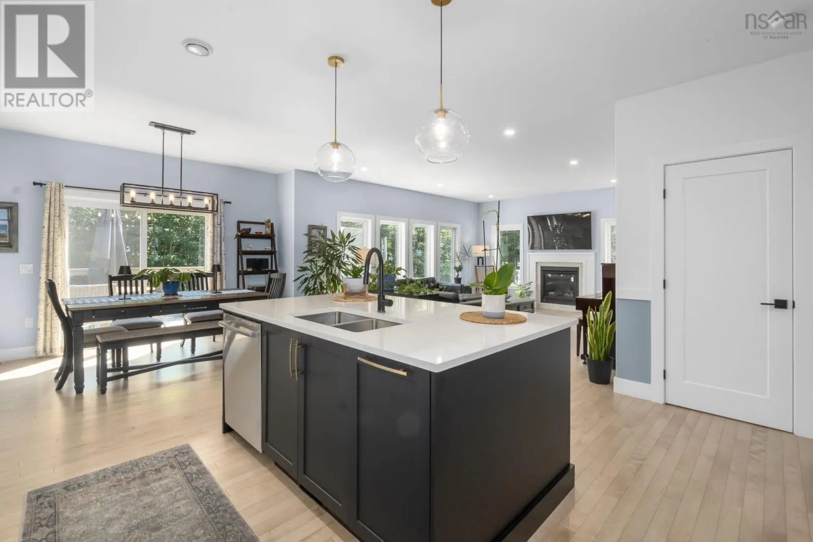 437 Heddas Way