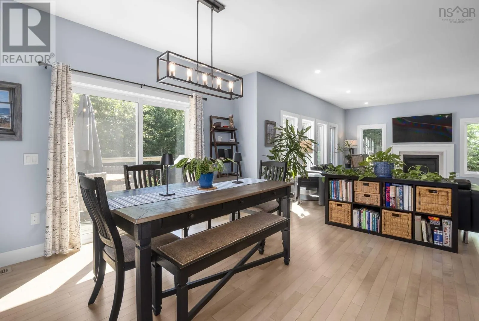 437 Heddas Way