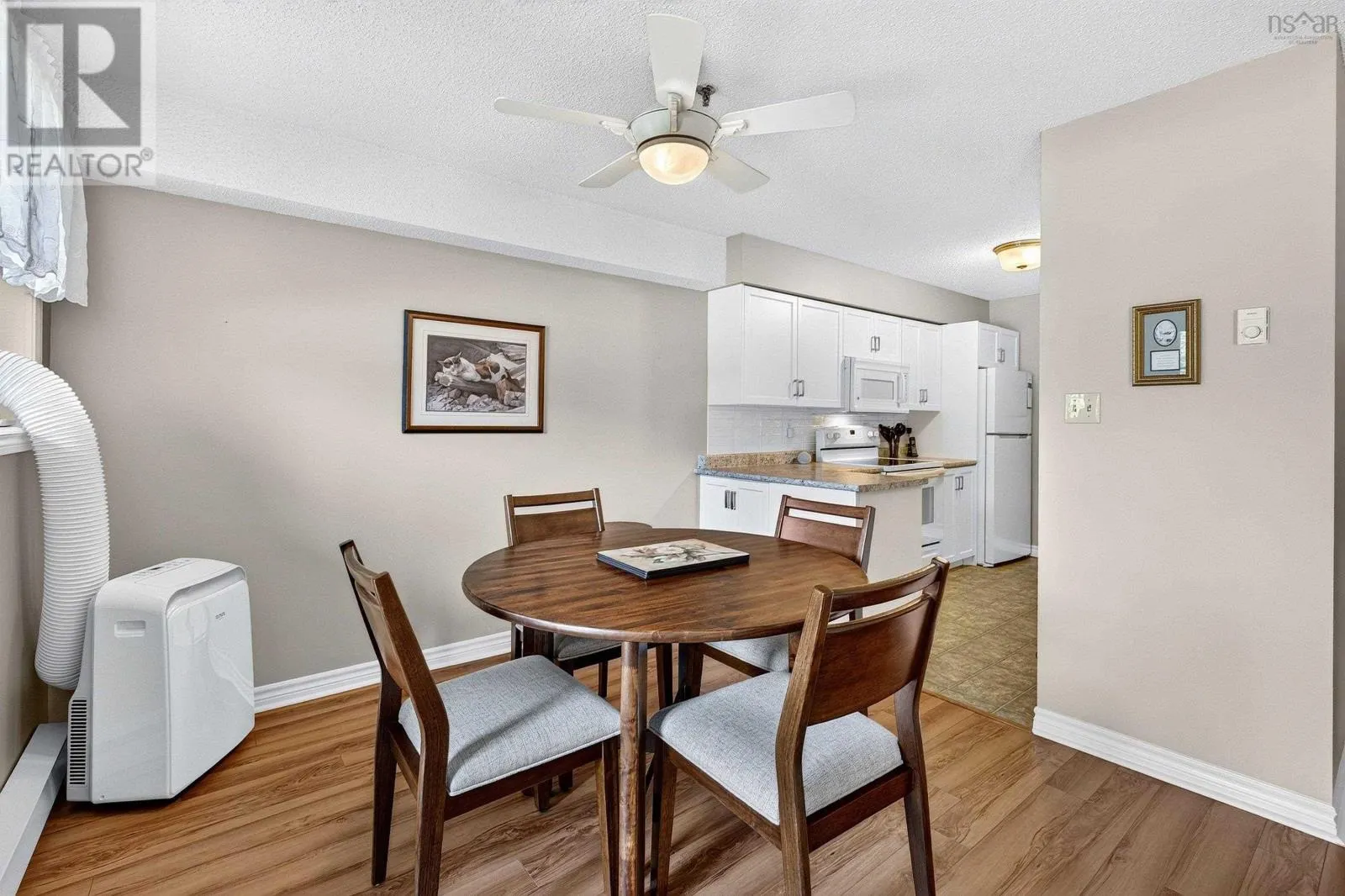 211 15 Knightsridge Drive