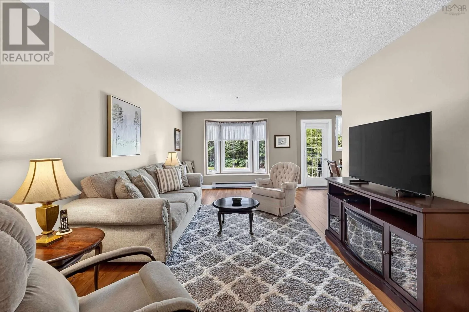 211 15 Knightsridge Drive