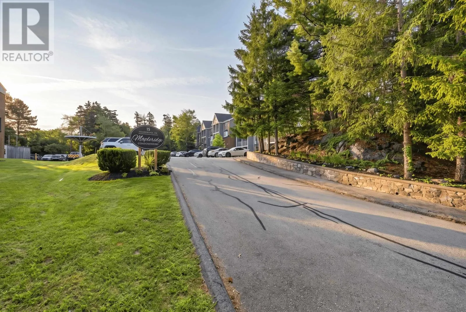 211 15 Knightsridge Drive