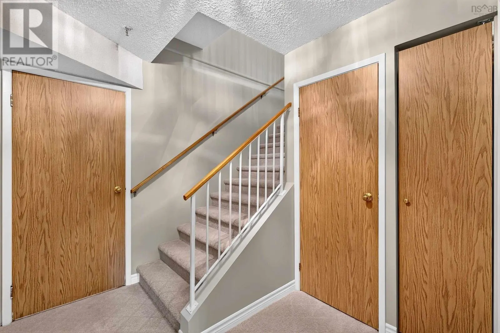 211 15 Knightsridge Drive