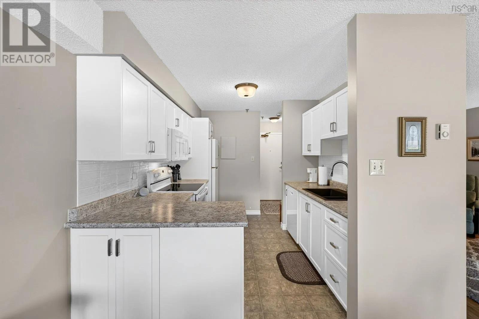211 15 Knightsridge Drive
