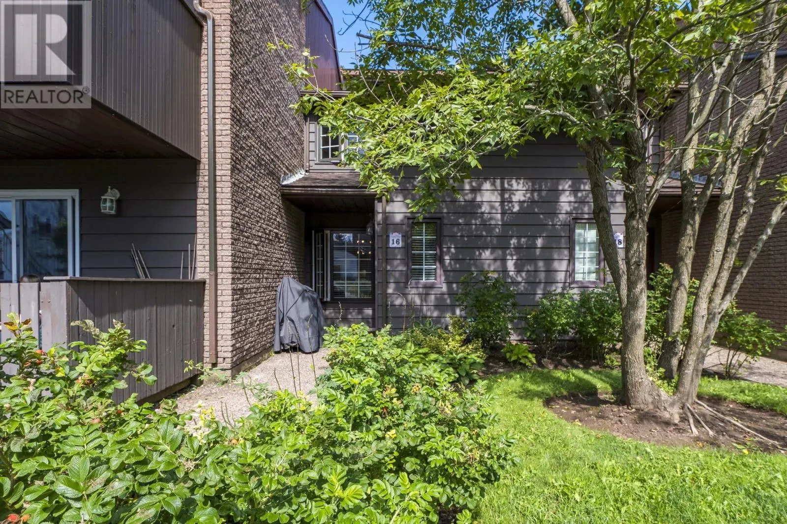 16 4 Rose Way