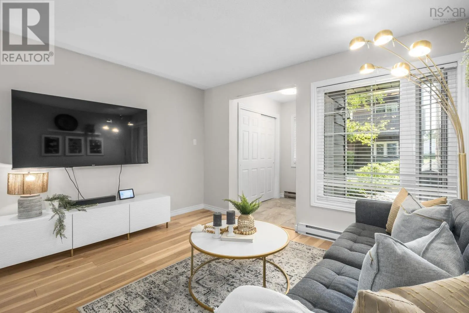 16 4 Rose Way