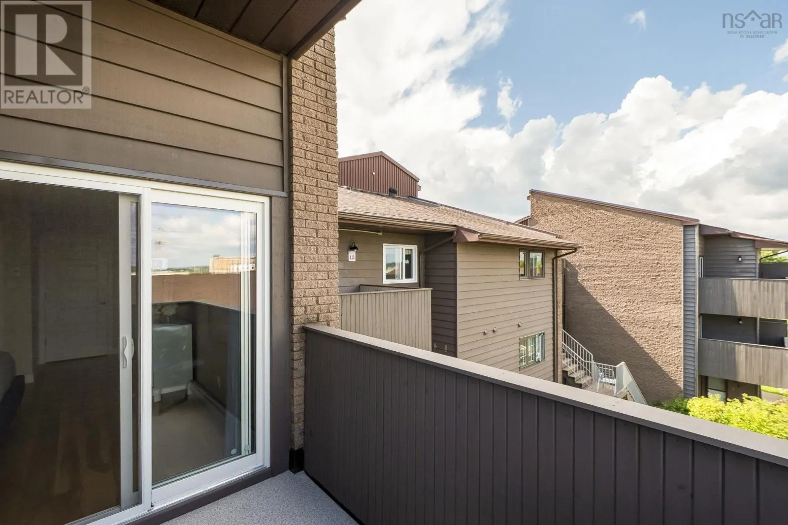 16 4 Rose Way