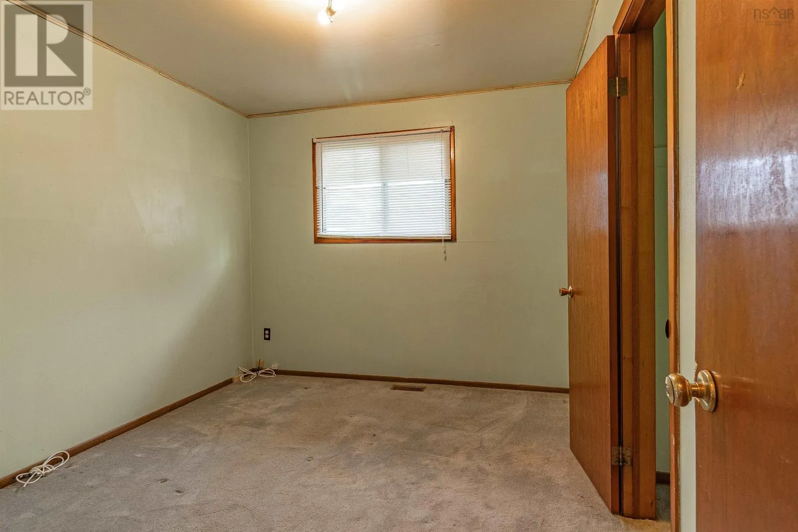 11 Tamarac Drive