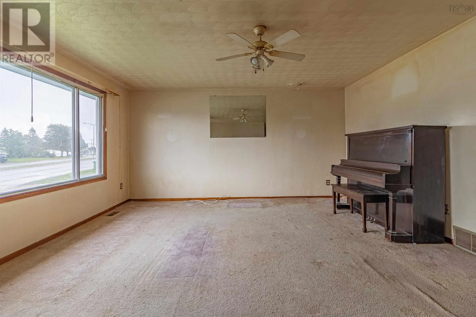 11 Tamarac Drive