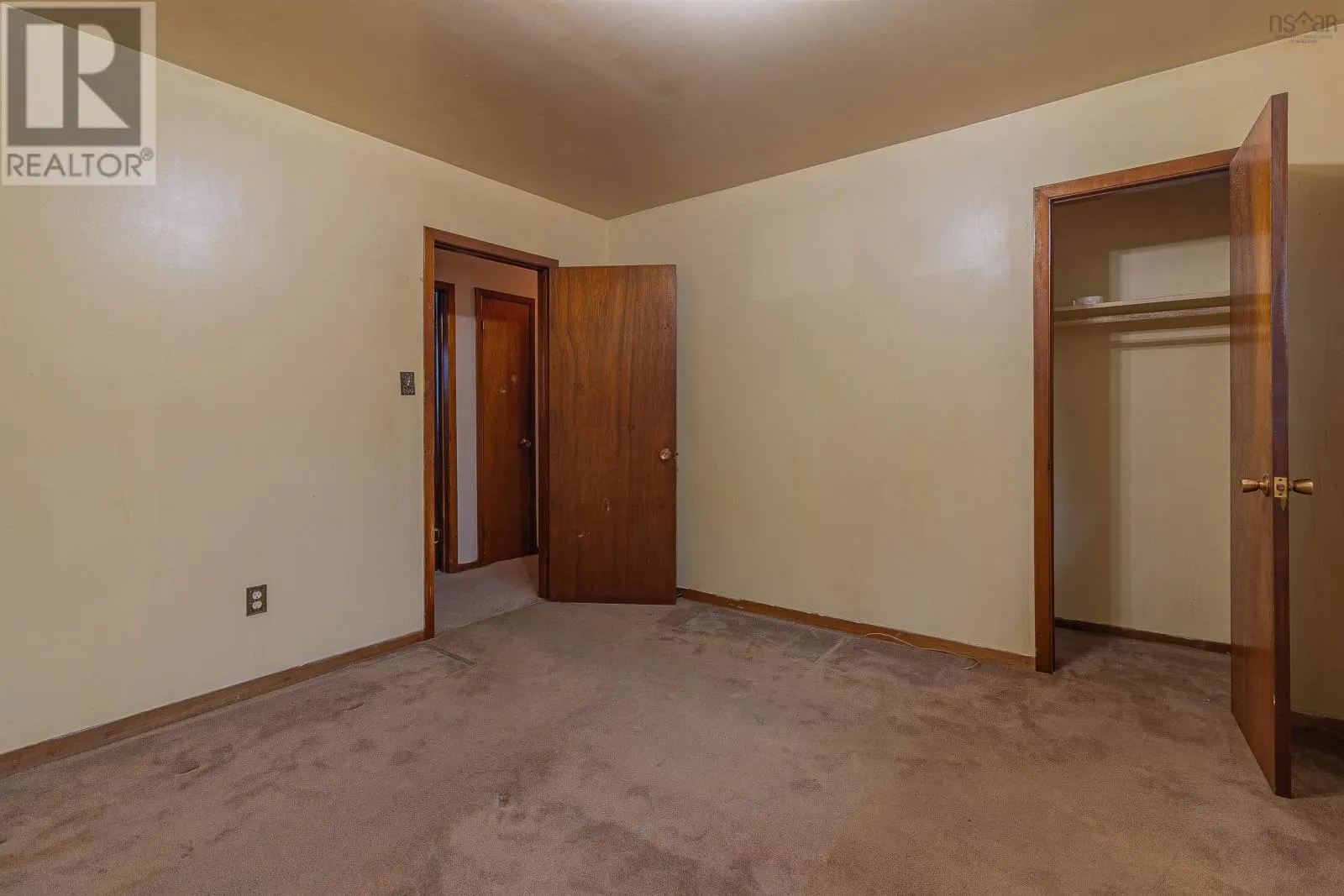 11 Tamarac Drive