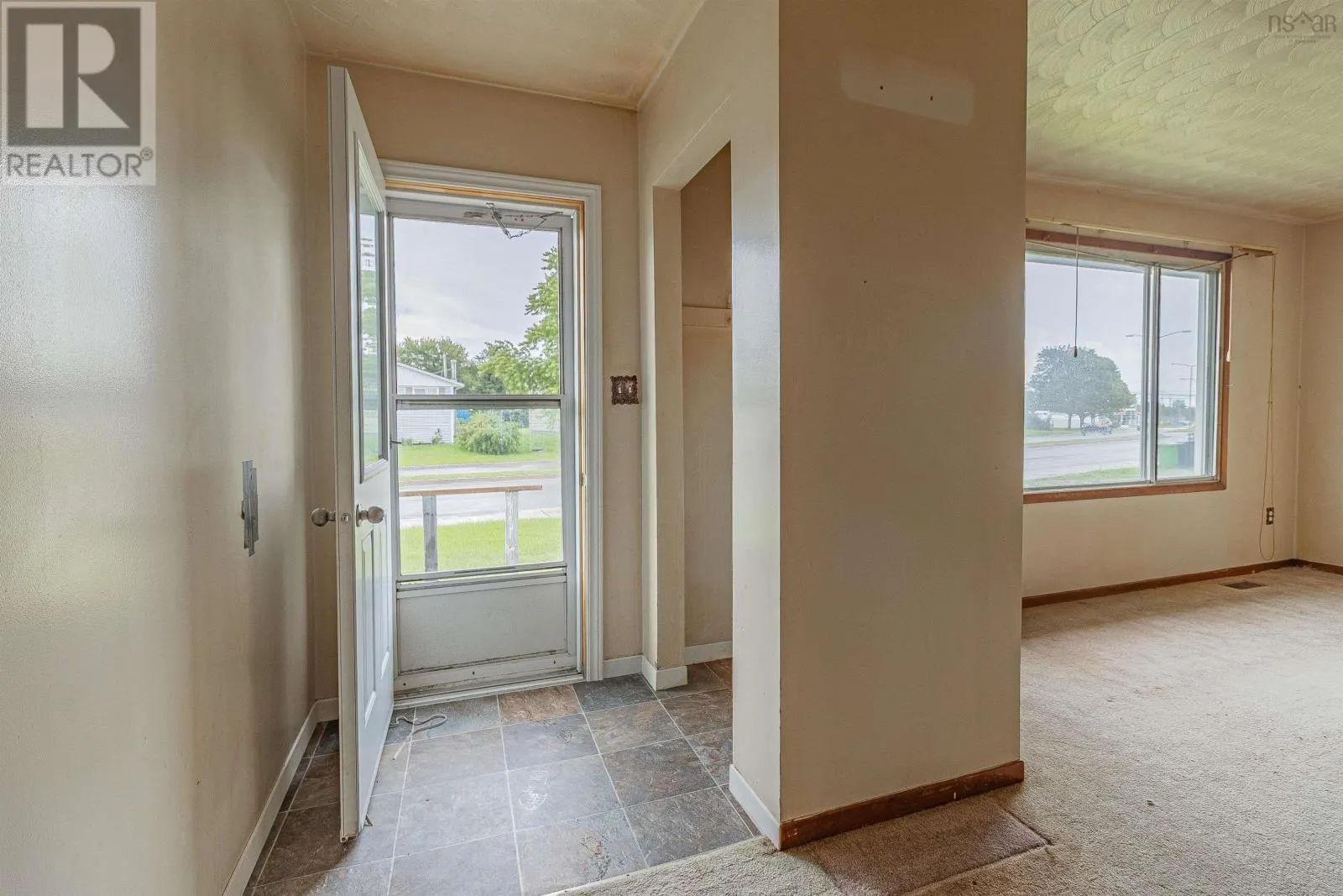 11 Tamarac Drive