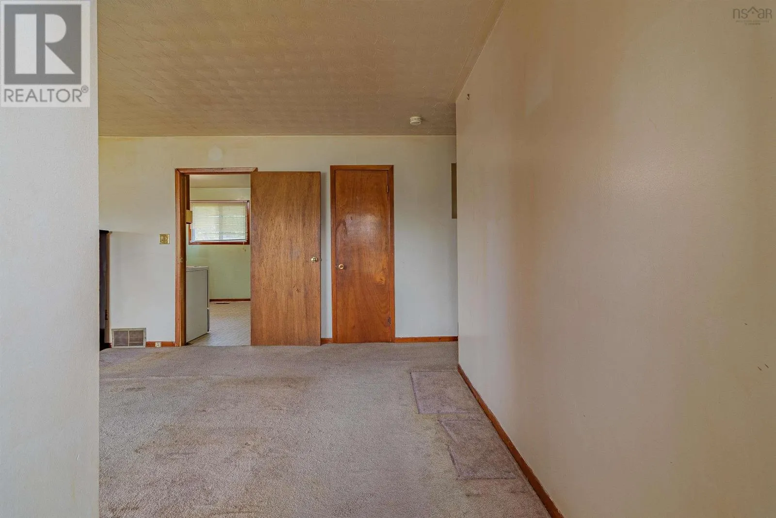 11 Tamarac Drive