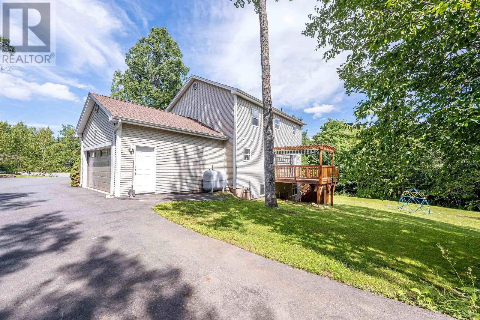 77 Holyrood Close