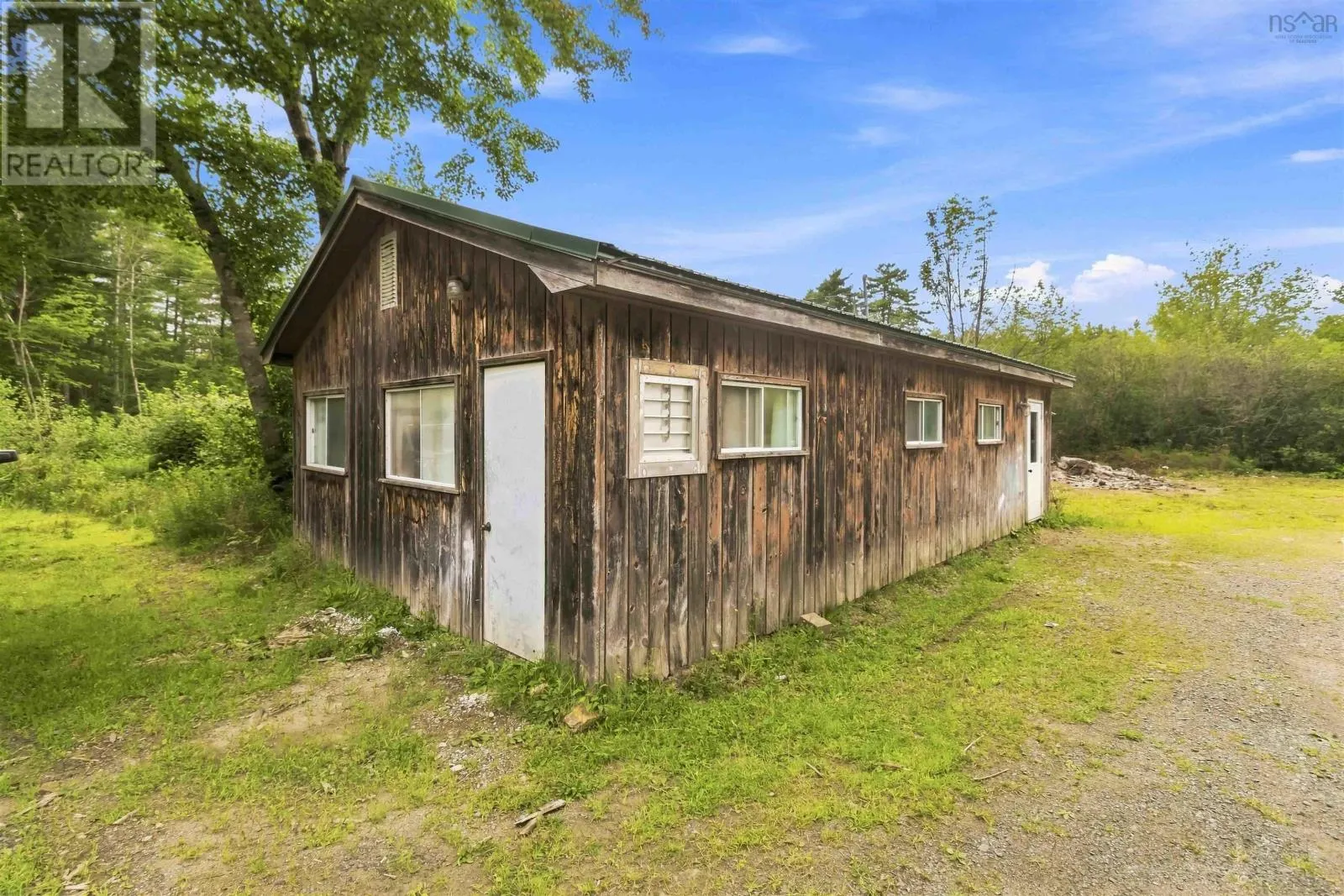 9490 Highway 8